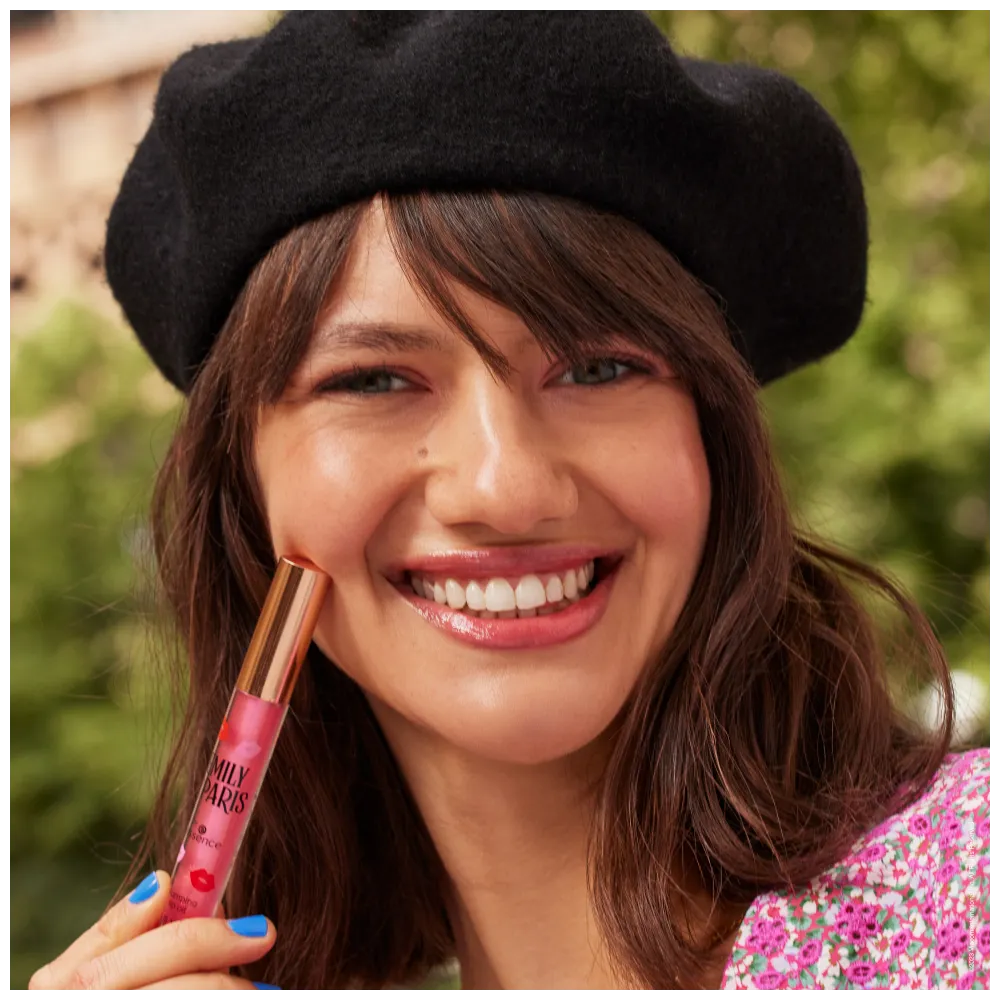 Emily in Paris Plumping Lip Oil