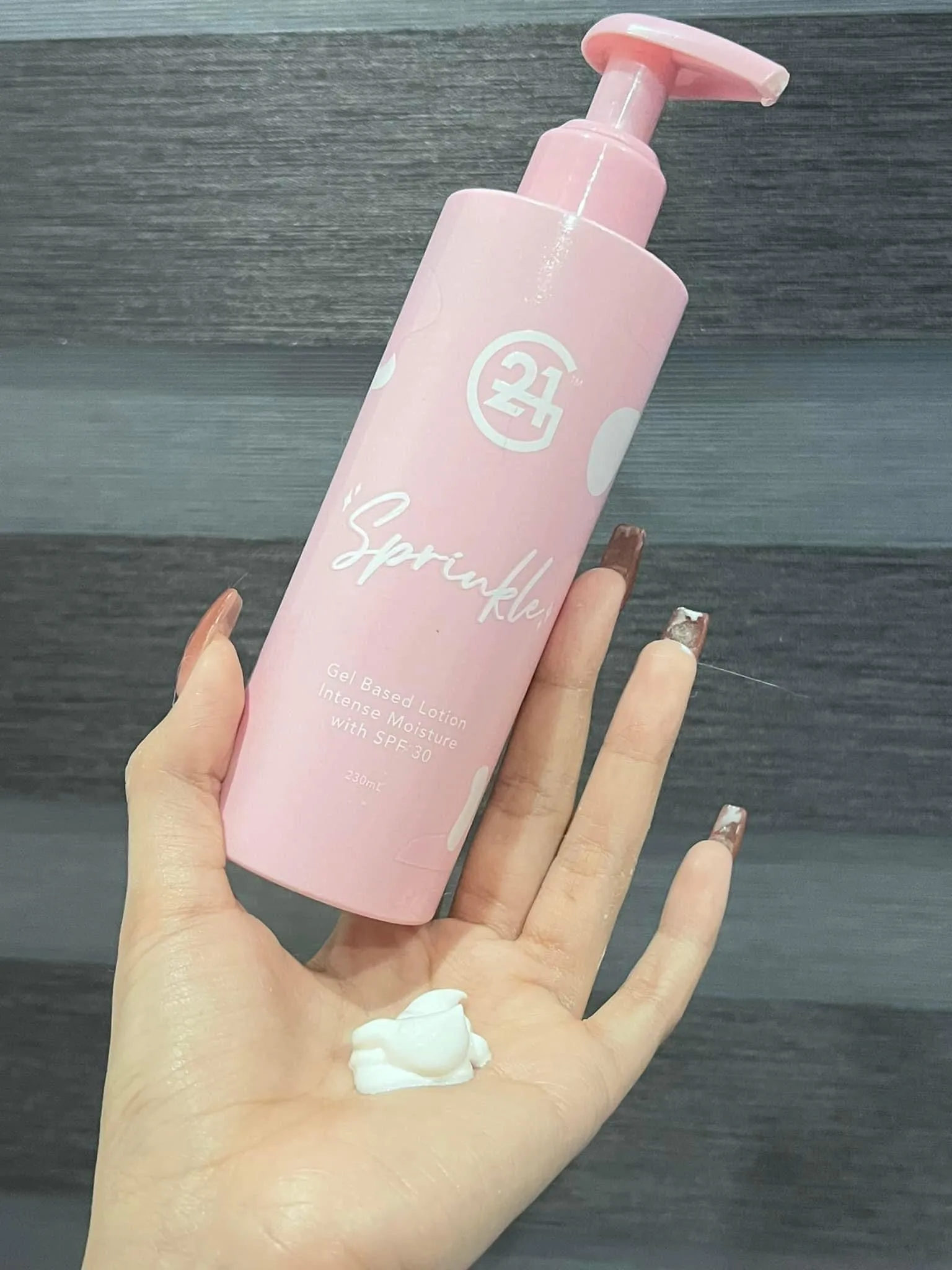 G21 - Sprinkle Gel Based Lotion Intense Moisture with SPF 30 - 230 ML ( PINK )