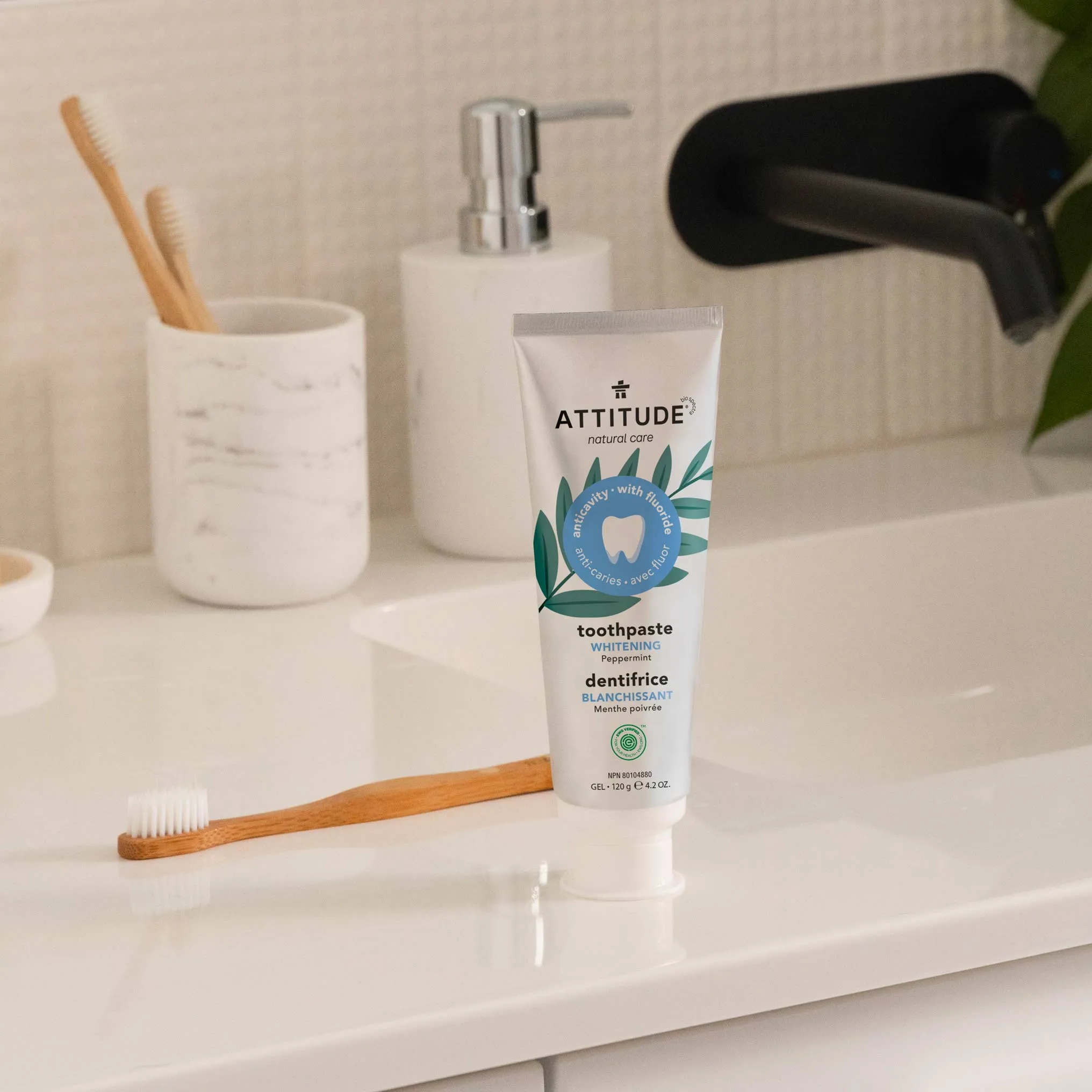 Toothpaste with fluoride – whitening